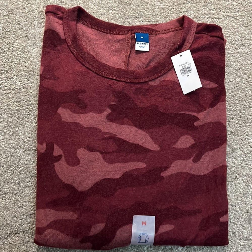 OLD NAVY Knit Top Lightweight Sweatshirt Maroon Camouflage Long Sleeve (M)